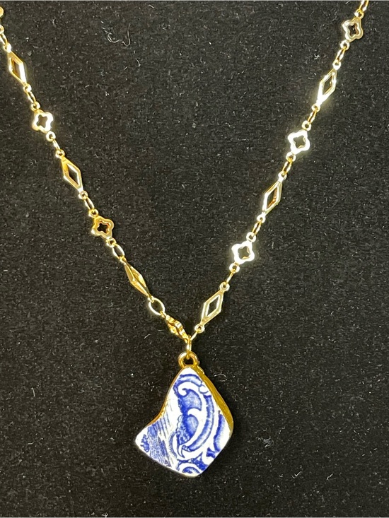 Jewelry - Vintage up cycled pottery necklace